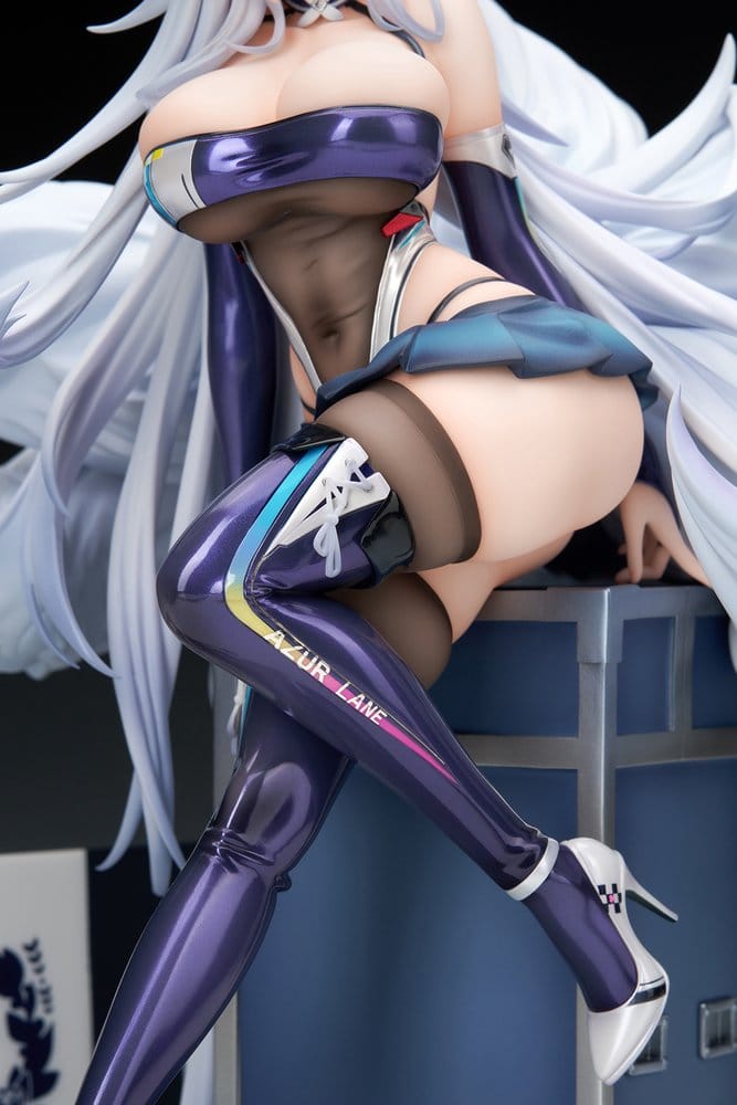 Azur Lane PVC Figur 1/7 Shinano Moonlit Chrome Ver. Acrylic Special Edition w/Display 25 cm - Preorder - ETA: 25.03.2027