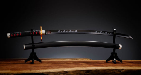 Demon Slayer: Kimetsu no Yaiba Proplica Replik 1/1 Nichirin Schwert (Tanjiro Kamado) Kyojuro Rengoku´s Sword Gueard Ver. 88 cm - Versand: 5-7 Tage nach Bestellung