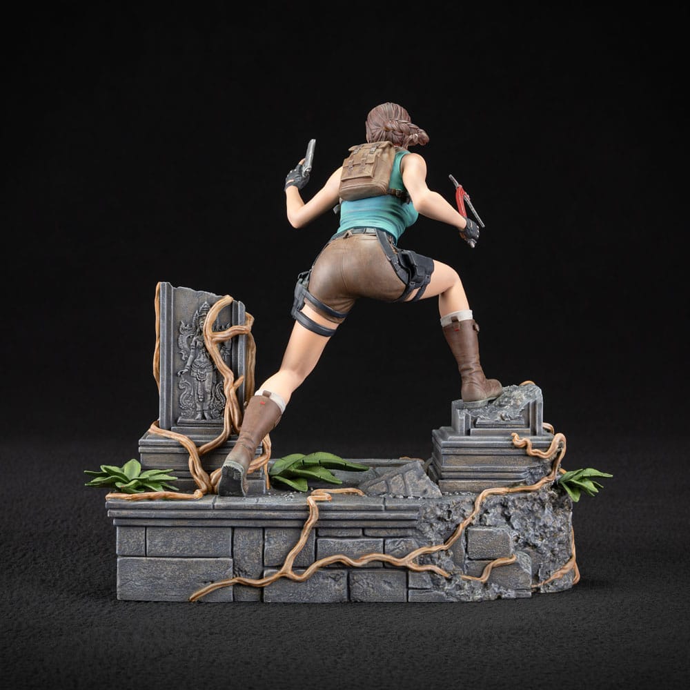 Tomb Raider PVC Statue Lara Croft 24 cm   - Versand: 5-7 Tage nach Bestellung