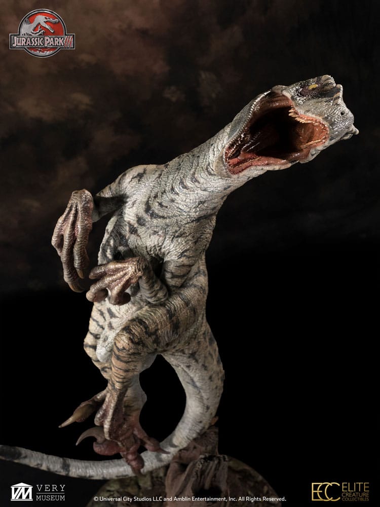 Jurassic Park III Maquette 1/4 Female Velociraptor White Queen 103 cm  - Preorder - ETA: 25.11.2026