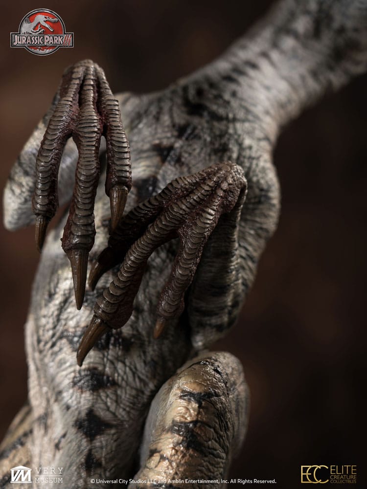 Jurassic Park III Maquette 1/4 Female Velociraptor White Queen 103 cm  - Preorder - ETA: 25.11.2026