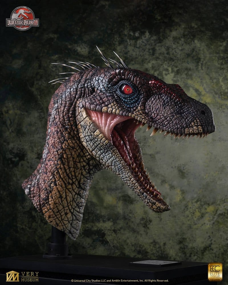 Jurassic Park III Life Size Büste Male Alpha Velociraptor "Blood Knight" 83 cm - Preorder - ETA: 25.08.2027
