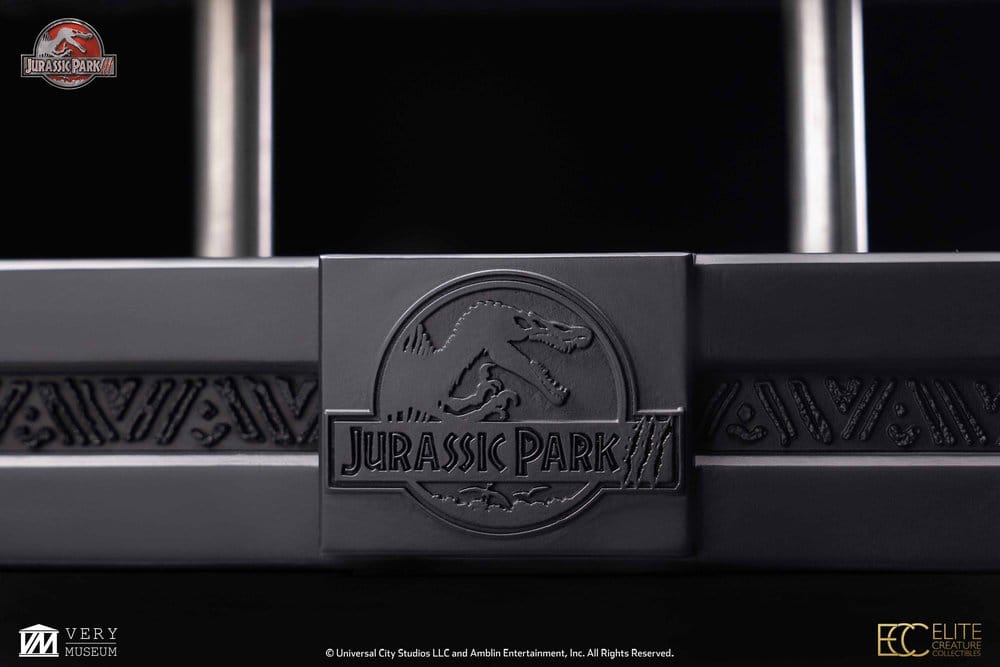 Jurassic Park III Replik Spinosaurus Eye Prop (Reproduction) 39 cm - Preorder - ETA: 25.05.2027