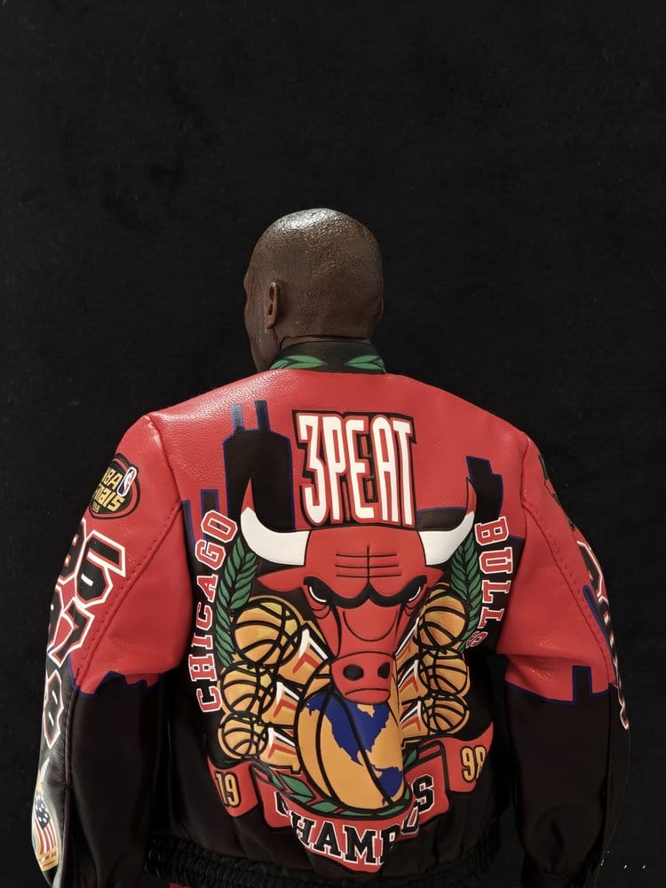 NBA Collection Real Masterpiece Actionfigur 1/6 Michael Jordan Series 2 (Road Jersey Edition) 33 cm - Preorder - ETA: 17.11.2026