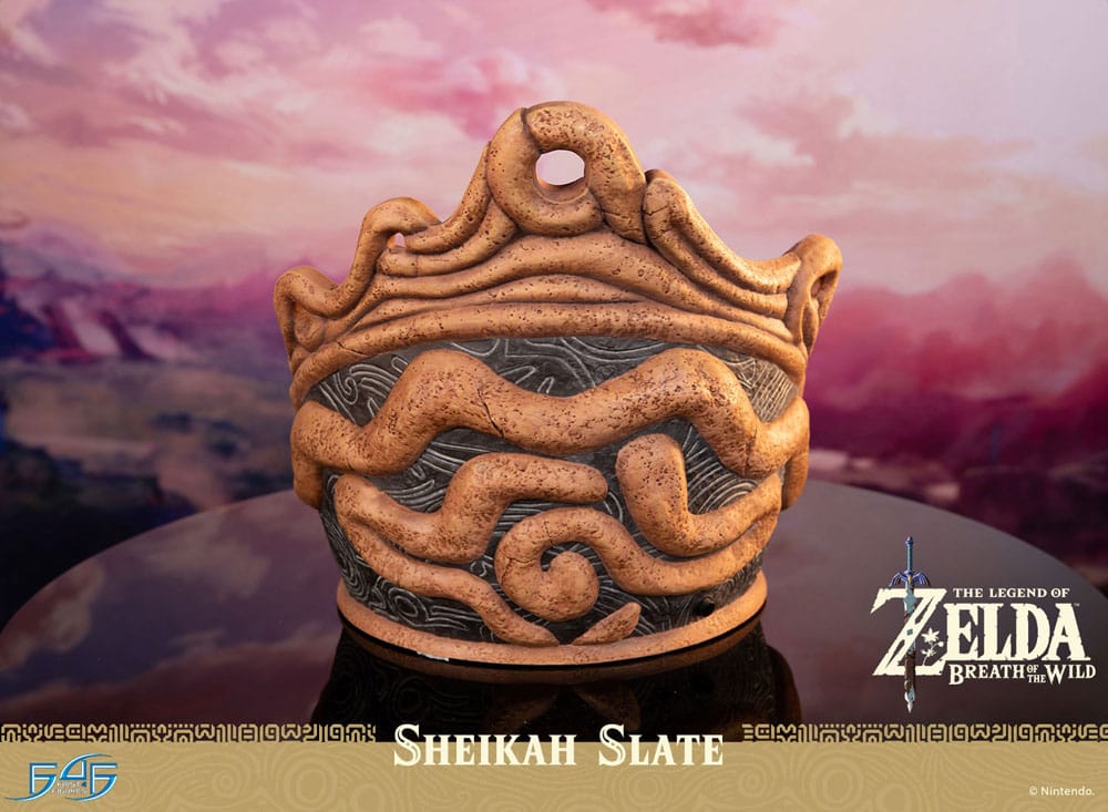 The Legend of Zelda: Breath of the Wild Life-Size Statue 1/1 Sheikah Slate 24 cm - Preorder - ETA: 09.11.2025