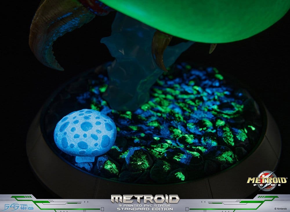 Metroid Prime PVC Figur Metroid (Standard) (Glow in the Dark) 21 cm - Preorder - ETA: 25.05.2027