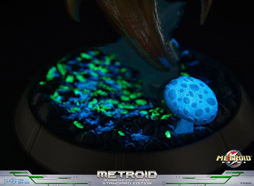 Metroid Prime PVC Figur Metroid (Standard) (Glow in the Dark) 21 cm - Preorder - ETA: 25.05.2027