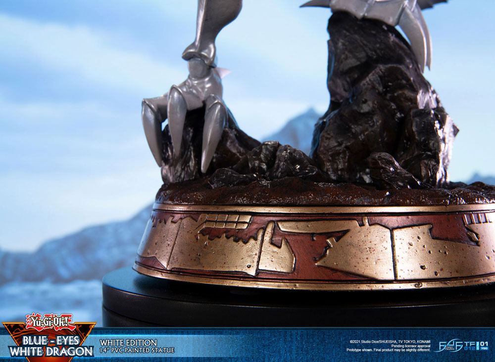 Yu-Gi-Oh! PVC Statue Blue-Eyes White Dragon White Edition 35 cm - Preorder - ETA: 25.10.2026
