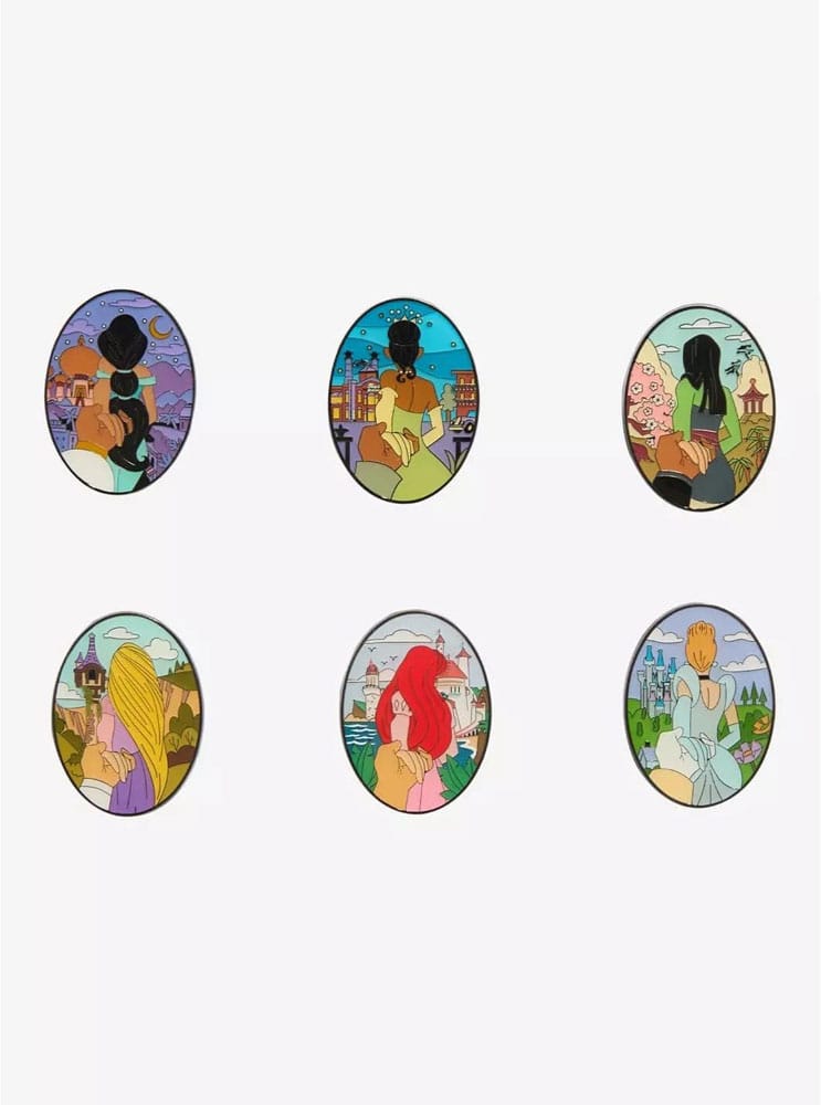Disney Princess by Loungefly Ansteck-Pins Blind Box Back holding Hand Display (12) - Versand: 5-7 Tage nach Bestellung