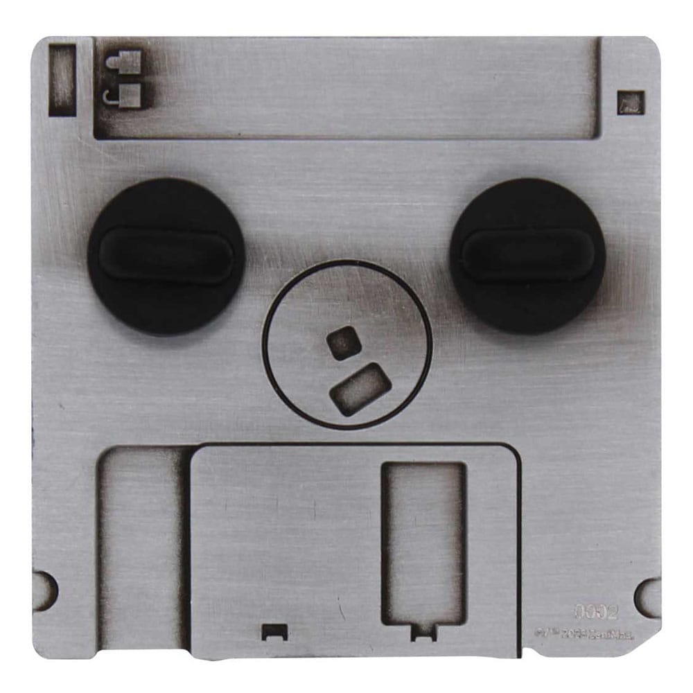 Doom Ansteck-Pin Floppy Disk Limited Edition        - Versand: 5-7 Tage nach Bestellung