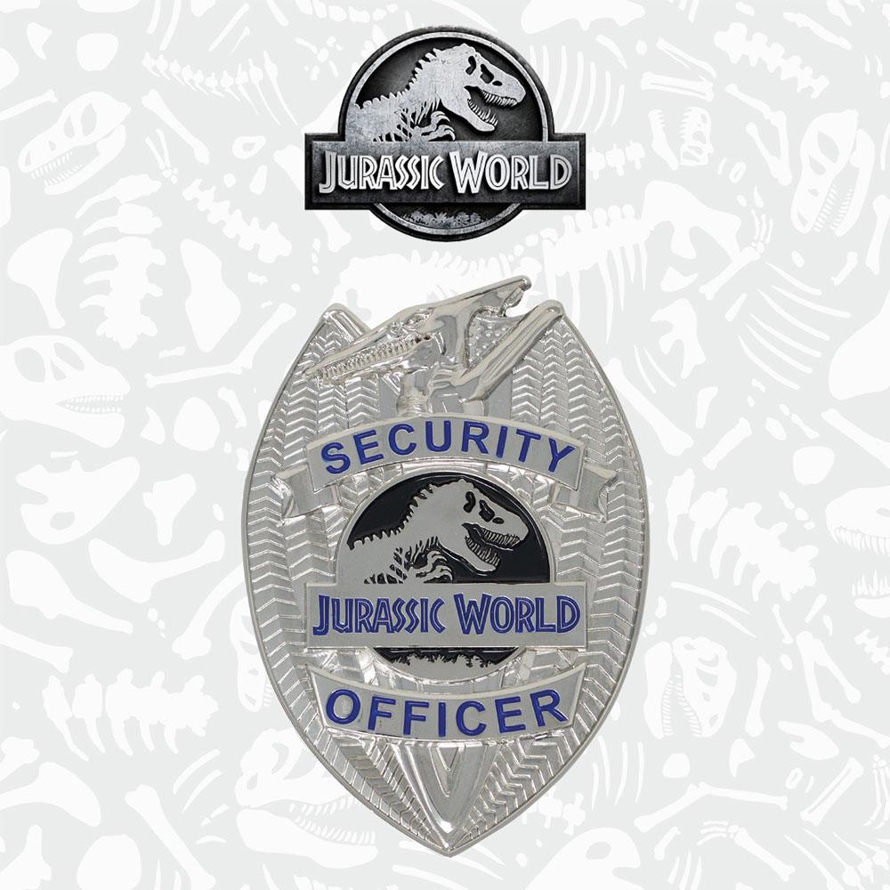 Jurassic World Ansteck-Pin Limited Edition Replica Security Officer - Preorder - ETA: 18.10.2025