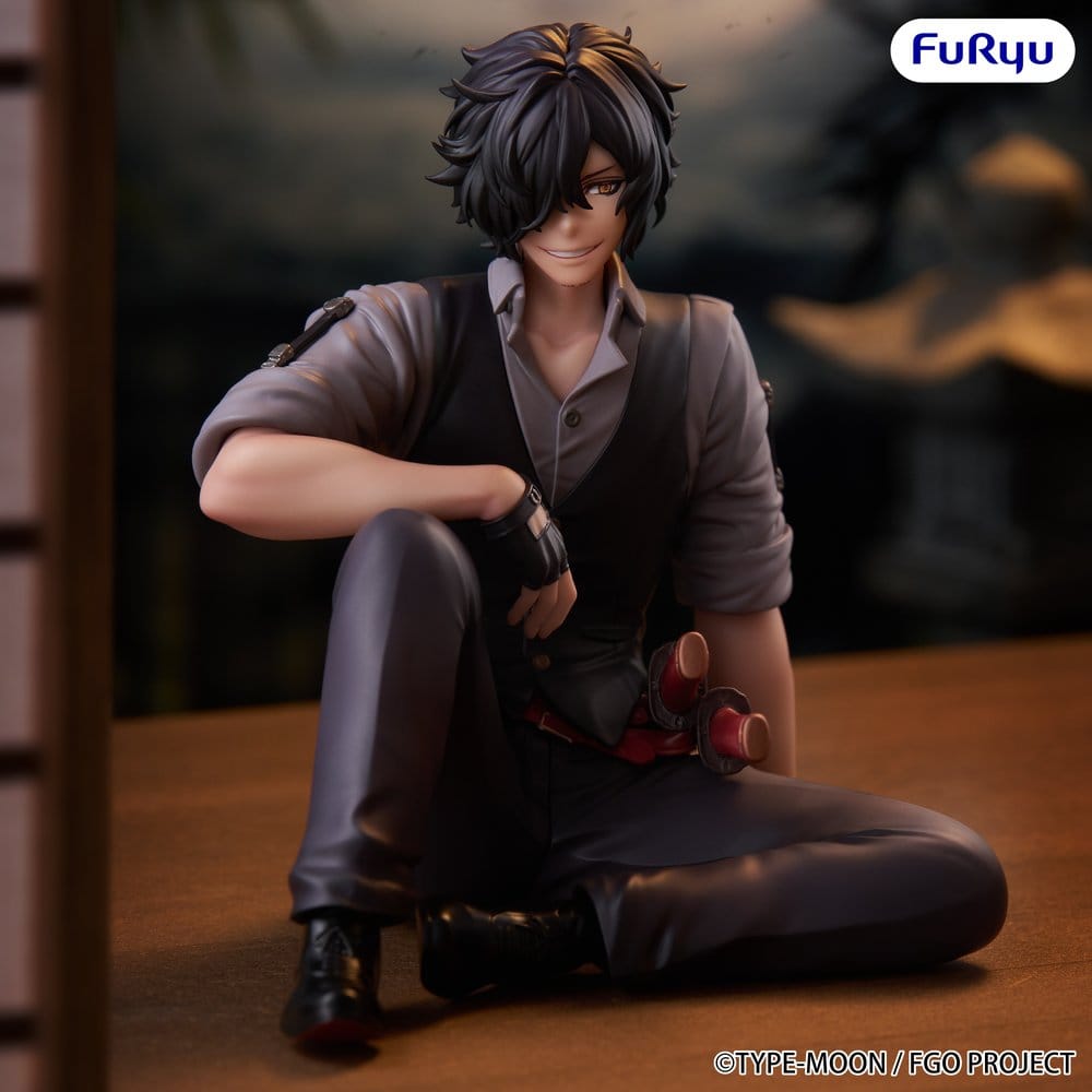 Fate/Grand Order Noodle Stopper PVC Figur Assassin Izou Okada Awesome Dapper Suit 9 cm - Preorder - ETA: 23.04.2027