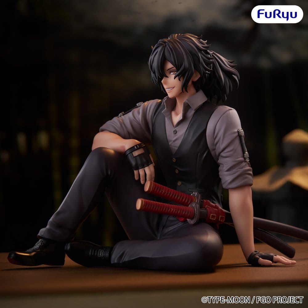 Fate/Grand Order Noodle Stopper PVC Figur Assassin Izou Okada Awesome Dapper Suit 9 cm - Preorder - ETA: 23.04.2027