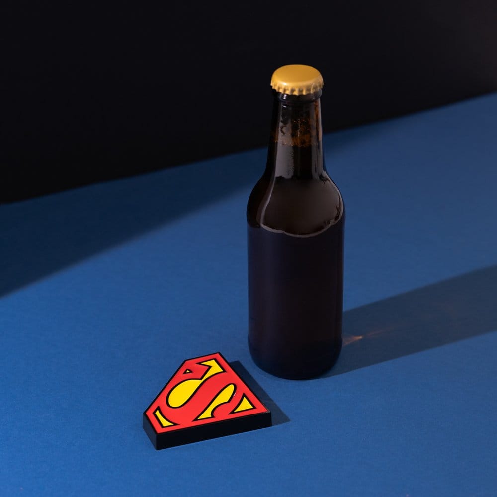 DC Comics Magnet mit Flaschenöffner Superman 9 cm  - Versand: 7 Tage nach Bestellung
