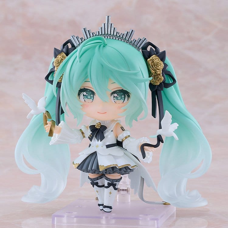 Character Vocal Series 01: Hatsune Miku Nendoroid Actionfigur Symphony: 10th Anniversary Ver. 10 cm - Preorder - ETA: 25.01.2027
