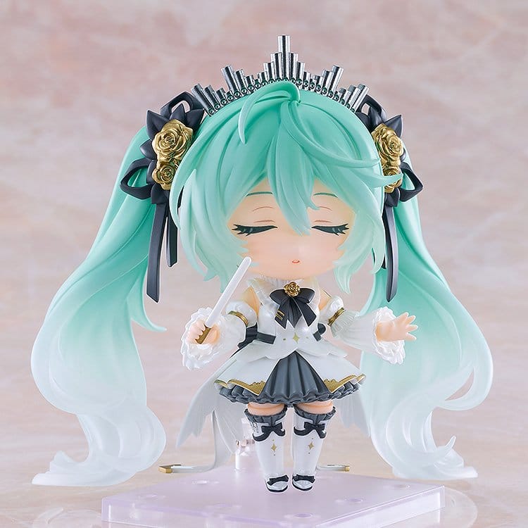 Character Vocal Series 01: Hatsune Miku Nendoroid Actionfigur Symphony: 10th Anniversary Ver. 10 cm - Preorder - ETA: 25.01.2027