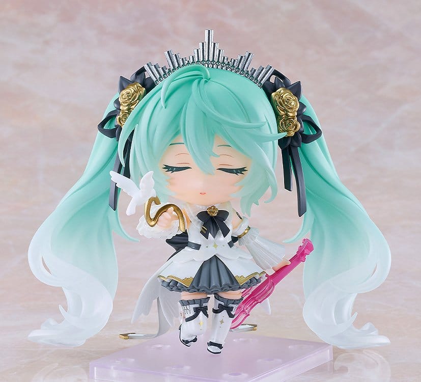 Character Vocal Series 01: Hatsune Miku Nendoroid Actionfigur Symphony: 10th Anniversary Ver. 10 cm - Preorder - ETA: 25.01.2027