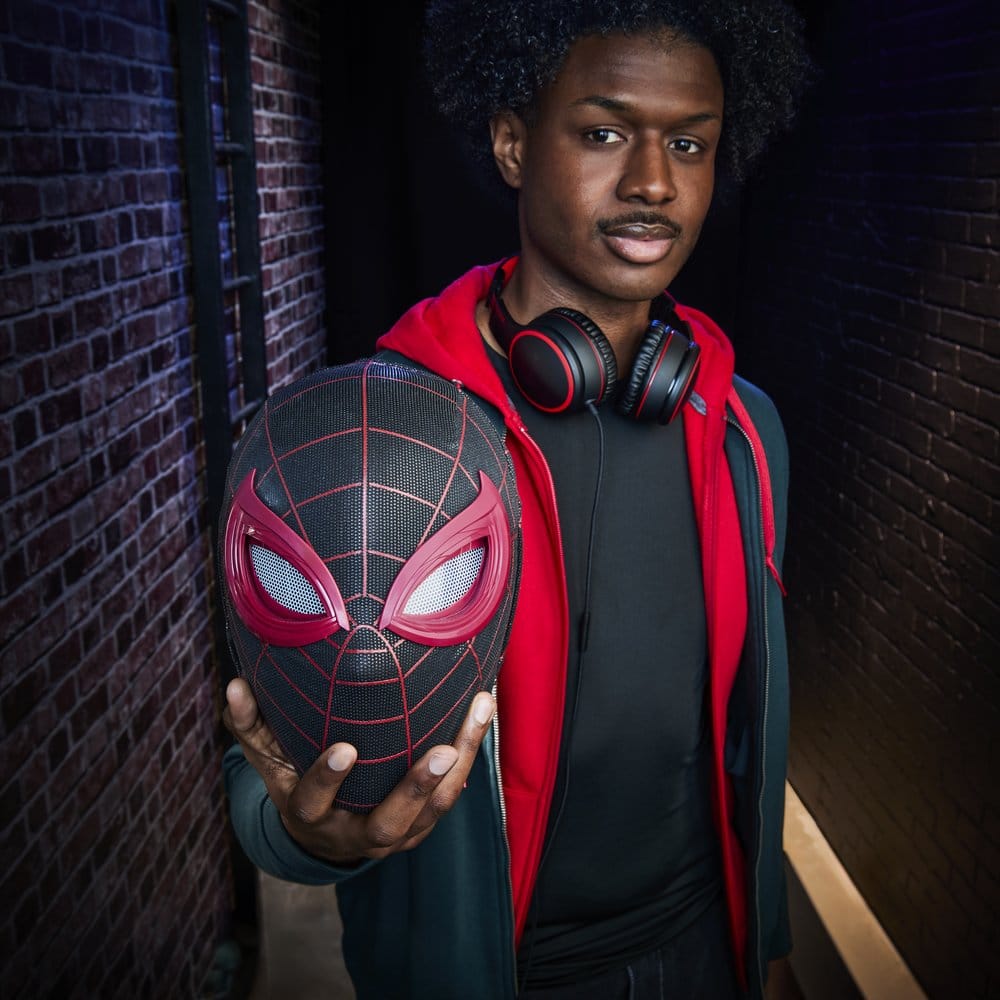 Spider-Man: Miles Morales Marvel Legends Elektronische Maske mit Fernbedienung - Preorder - ETA: 09.12.2026