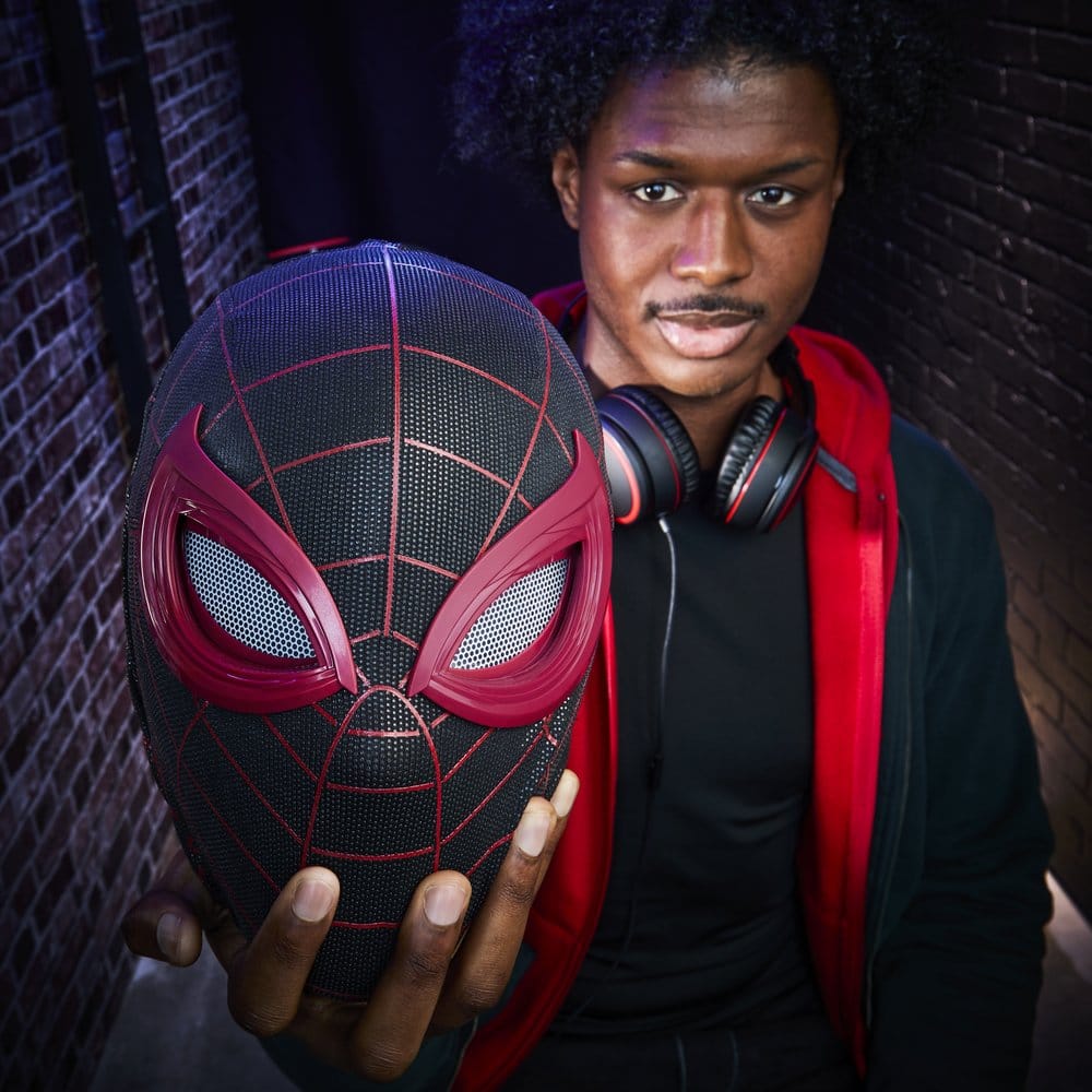 Spider-Man: Miles Morales Marvel Legends Elektronische Maske mit Fernbedienung - Preorder - ETA: 09.12.2026