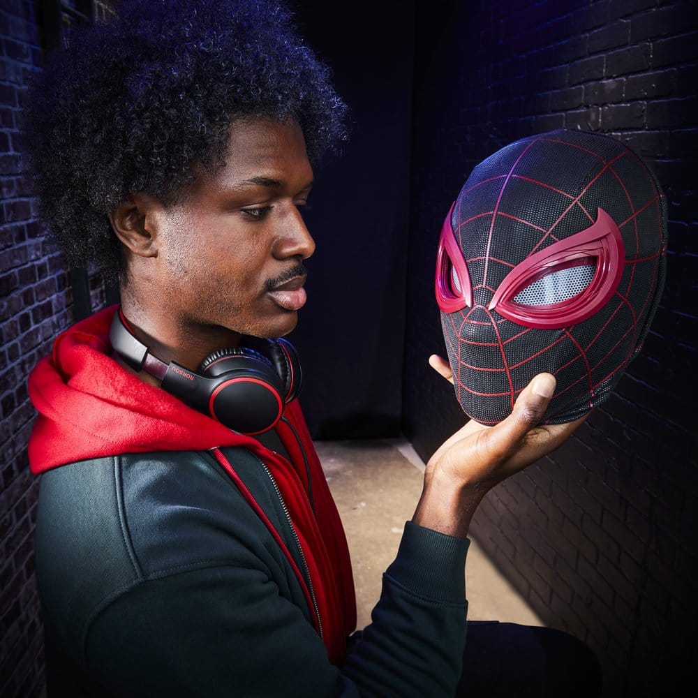 Spider-Man: Miles Morales Marvel Legends Elektronische Maske mit Fernbedienung - Preorder - ETA: 09.12.2026