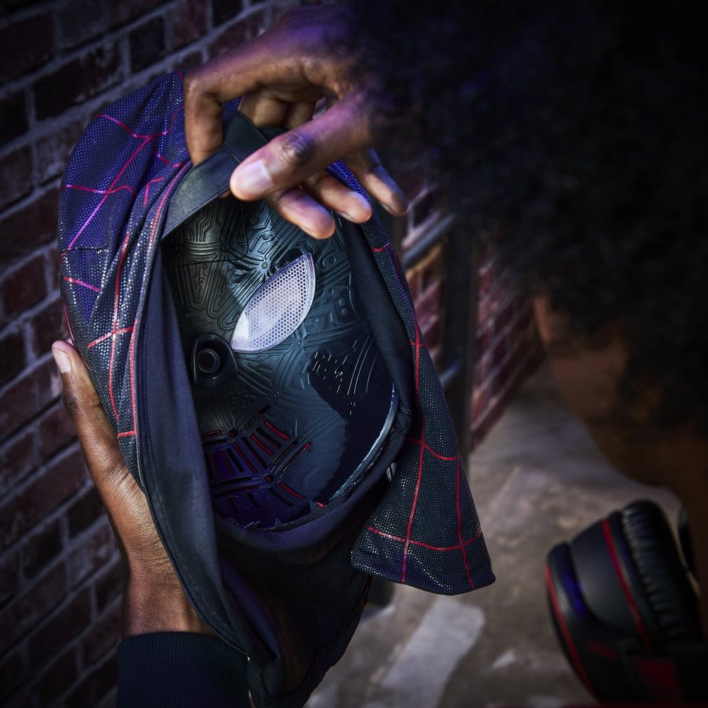 Spider-Man: Miles Morales Marvel Legends Elektronische Maske mit Fernbedienung - Preorder - ETA: 09.12.2026