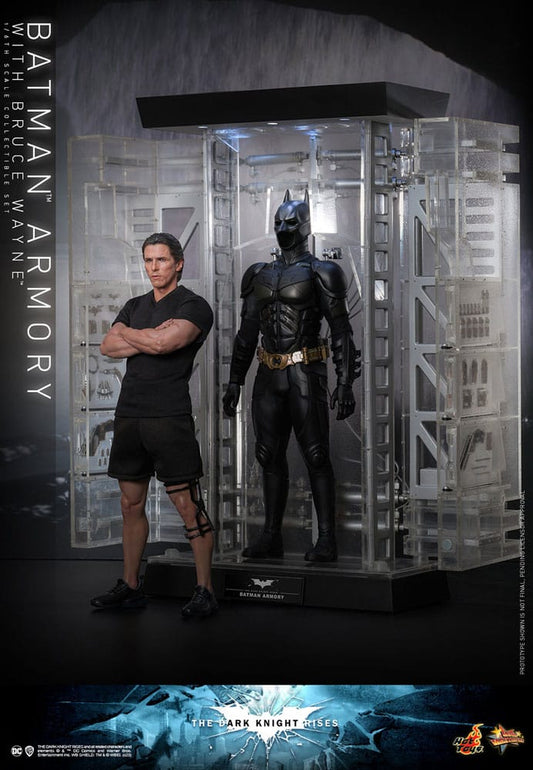 The Dark Knight Rises Movie Masterpiece Actionfigur & Diorama 1/6 Batman Armory with Bruce Wayne 30 cm - Preorder - ETA Ende 04.2025