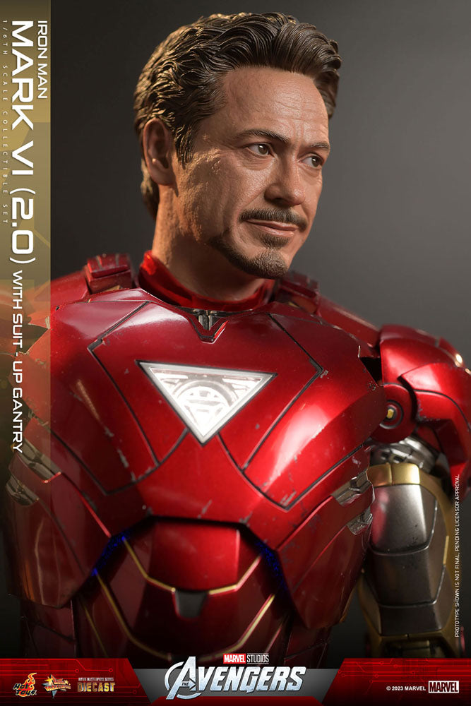 Marvel's The Avengers Movie Masterpiece Diecast Actionfigur 1/6 Iron Man Mark VI (2.0) mit Suit-Up Gantry 32 cm - Versand: 5-7 Tage nach Bestellung