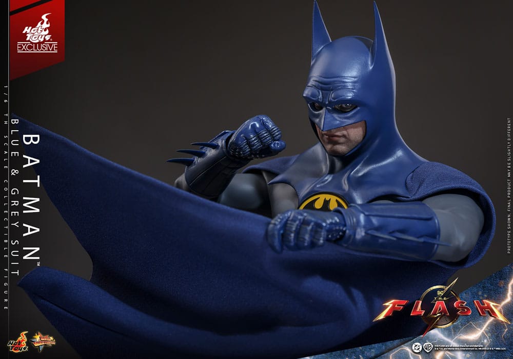 The Flash Movie Masterpiece Actionfigur 1/6 Batman (Blue & Grey Suit) Limited Edition Hot Toys Exclusive 30 cm - Versand: 7 Tage nach Bestellung