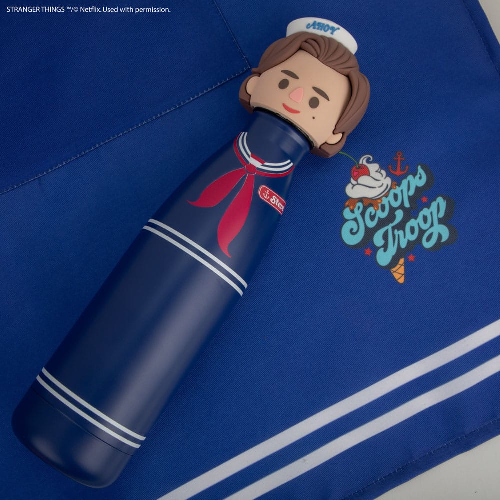 Stranger Things Wasserflasche Scoops Ahoy Steve 500 ml - Preorder - ETA: 27.10.2025