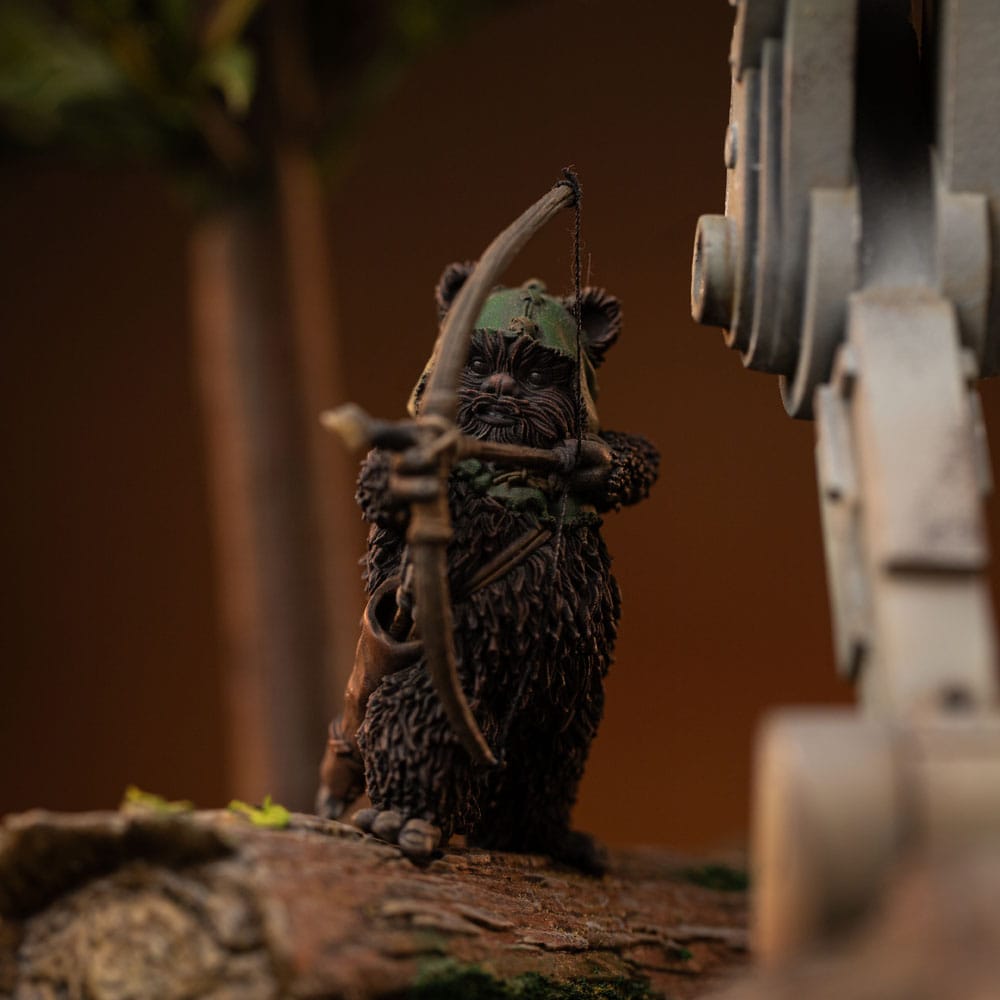 Star Wars Demi Art Scale Statue 1/20 AT-ST and Chewbacca 53 cm      - Preorder - ETA: 25.08.2025