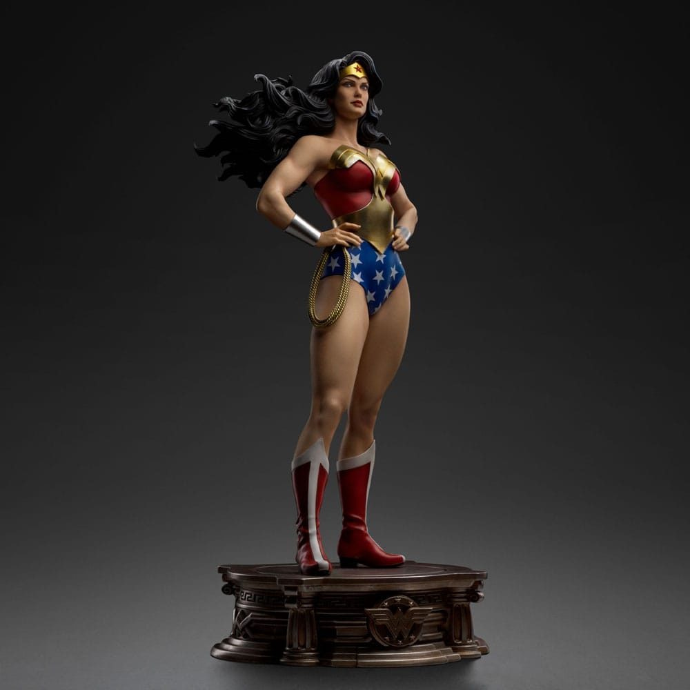 DC Comics Legacy Replica Statue 1/4 Wonder Woman 56 cm - Preorder - ETA: Ende 08.2025