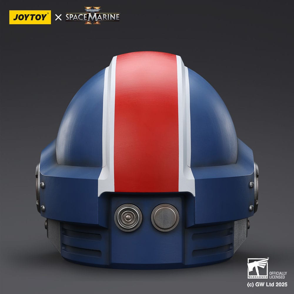Warhammer 40,000: Space Marine 2 Replik Ultramarines Lieutenant Titus Helm 30 cm      - Preorder - ETA: 26.01.2026