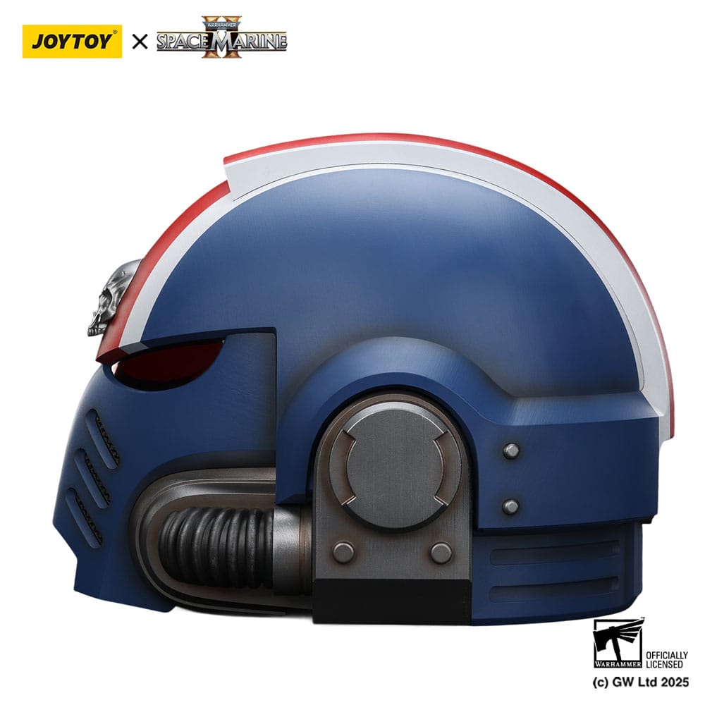 Warhammer 40,000: Space Marine 2 Replik Ultramarines Lieutenant Titus Helm 30 cm      - Preorder - ETA: 26.01.2026