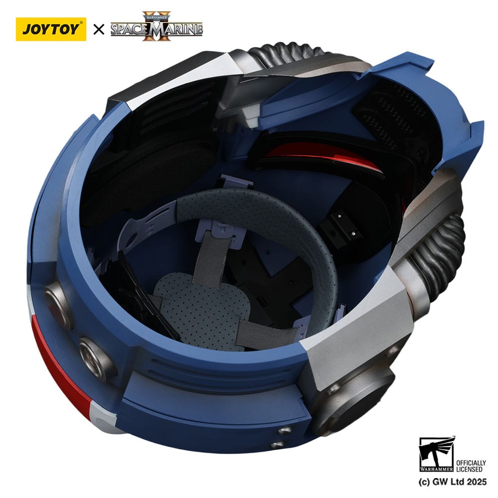 Warhammer 40,000: Space Marine 2 Replik Ultramarines Lieutenant Titus Helm 30 cm      - Preorder - ETA: 26.01.2026