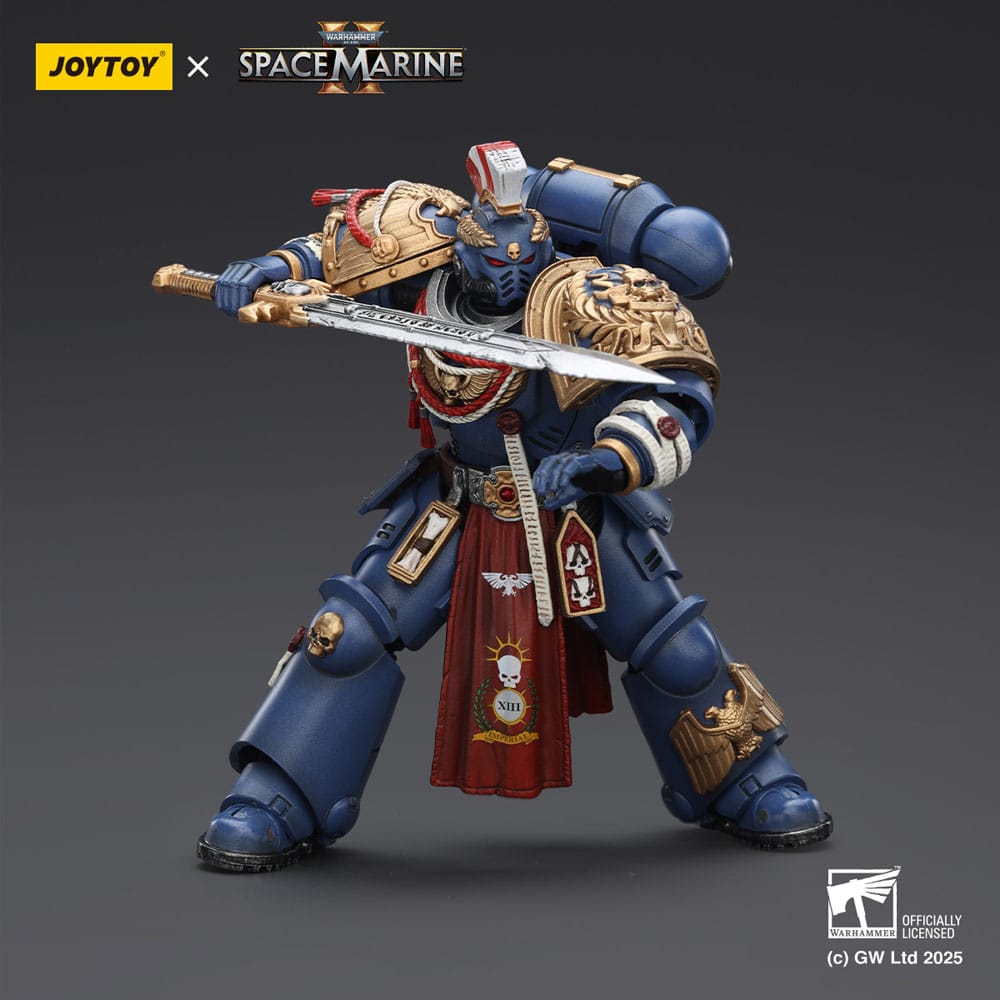 Warhammer 40,000: Space Marine 2 Actionfigur Ultramarines Relic Primus Armourwith Plasma Pistol and Combat Blade 13 cm - Preorder - ETA: 25.04.2026