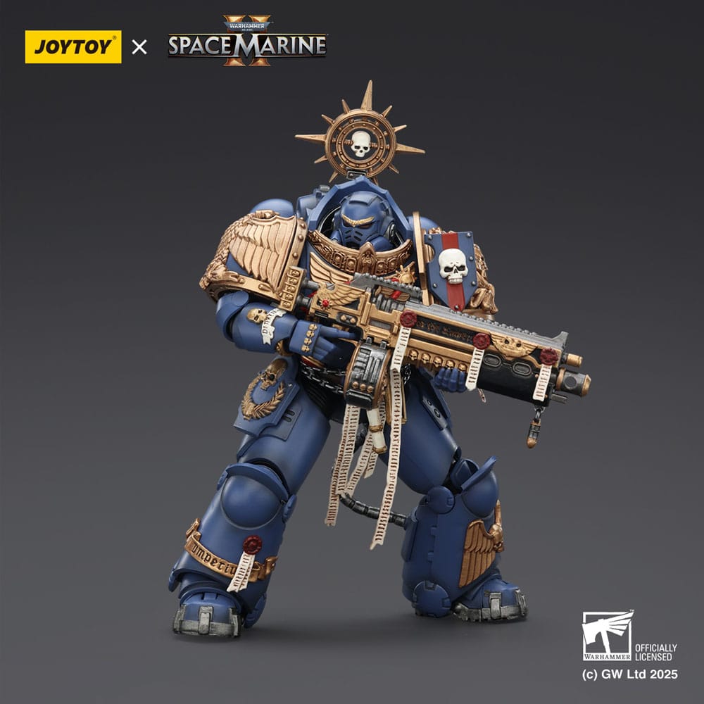 Warhammer 40,000: Space Marine 2 Actionfigur Ultramarines Heavy Relic Primus Armor with Heavy Relic Bolt Rifle 13 cm - Preorder - ETA: 25.04.2026