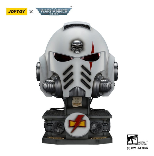 Warhammer 40,000 Helm mit Display-Ständer White Scars MkX 44 cm - Preorder - ETA: 23.10.2026