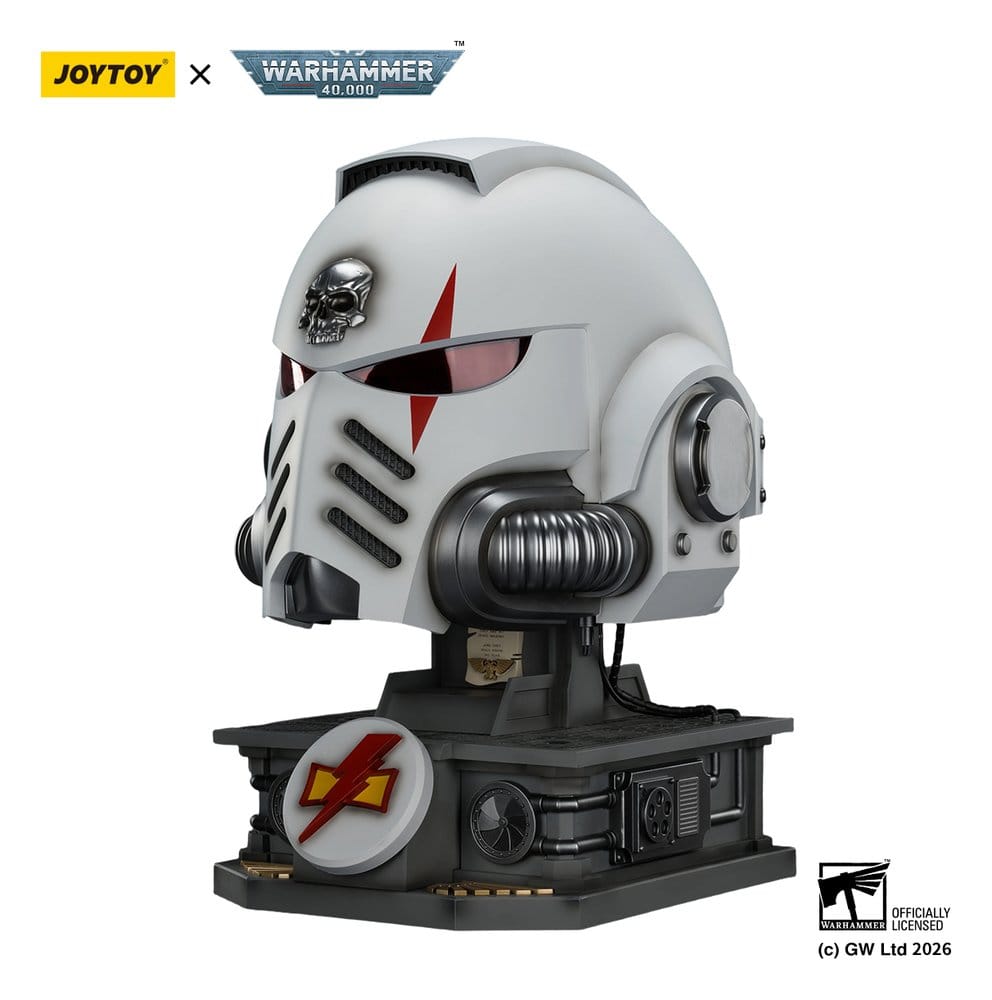 Warhammer 40,000 Helm mit Display-Ständer White Scars MkX 44 cm - Preorder - ETA: 23.10.2026