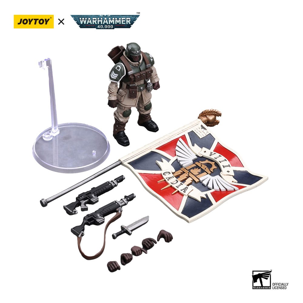 Warhammer 40k Actionfigur 1/18 Astra Militarum Cadian Command Squad Veteran with Regimental Standard 12 cm - Preorder - ETA: 12.12.2025