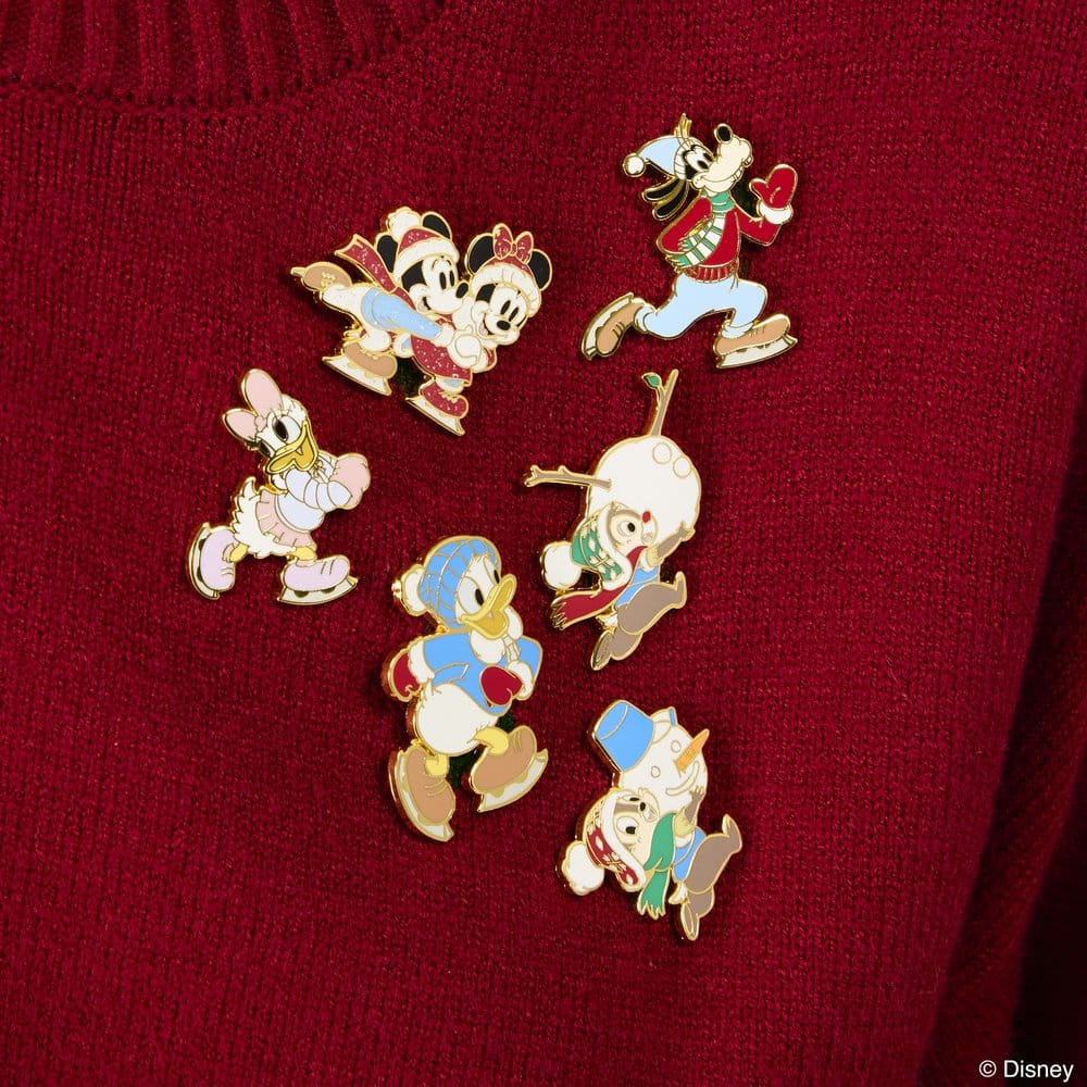 Mickey & Friends by Loungefly Ansteck-Pins Winter Activities Blind Display (12) - Preorder - ETA: 28.12.2026