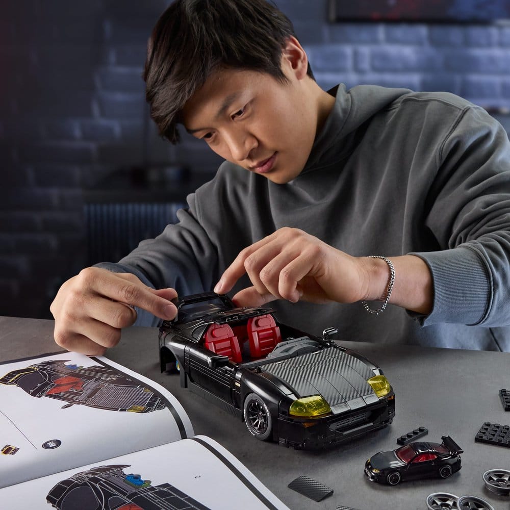Hot Wheels Elite Mattel Brick Shop Bauset 1/16 '94 Toyota Supra MKIV - Preorder - ETA: 25.08.2026