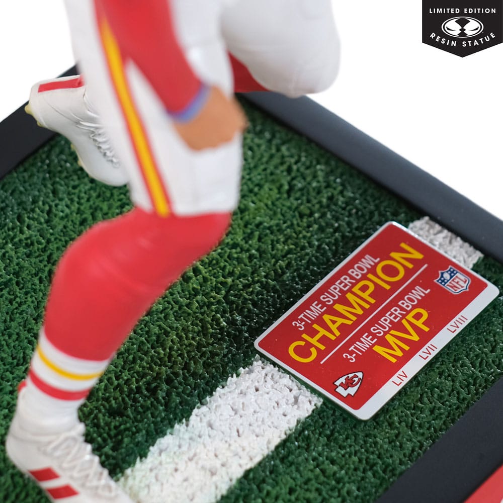 NFL Kansas City Chiefs Statue 1/6 Patrick Mahomes 30 cm - Preorder - ETA: 25.03.2026