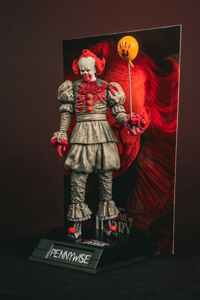 Es Welcome to Derry Movie Maniacs Figur Pennywise (Bloody) 16 cm - Versand: 7 Tage nach Bestellung