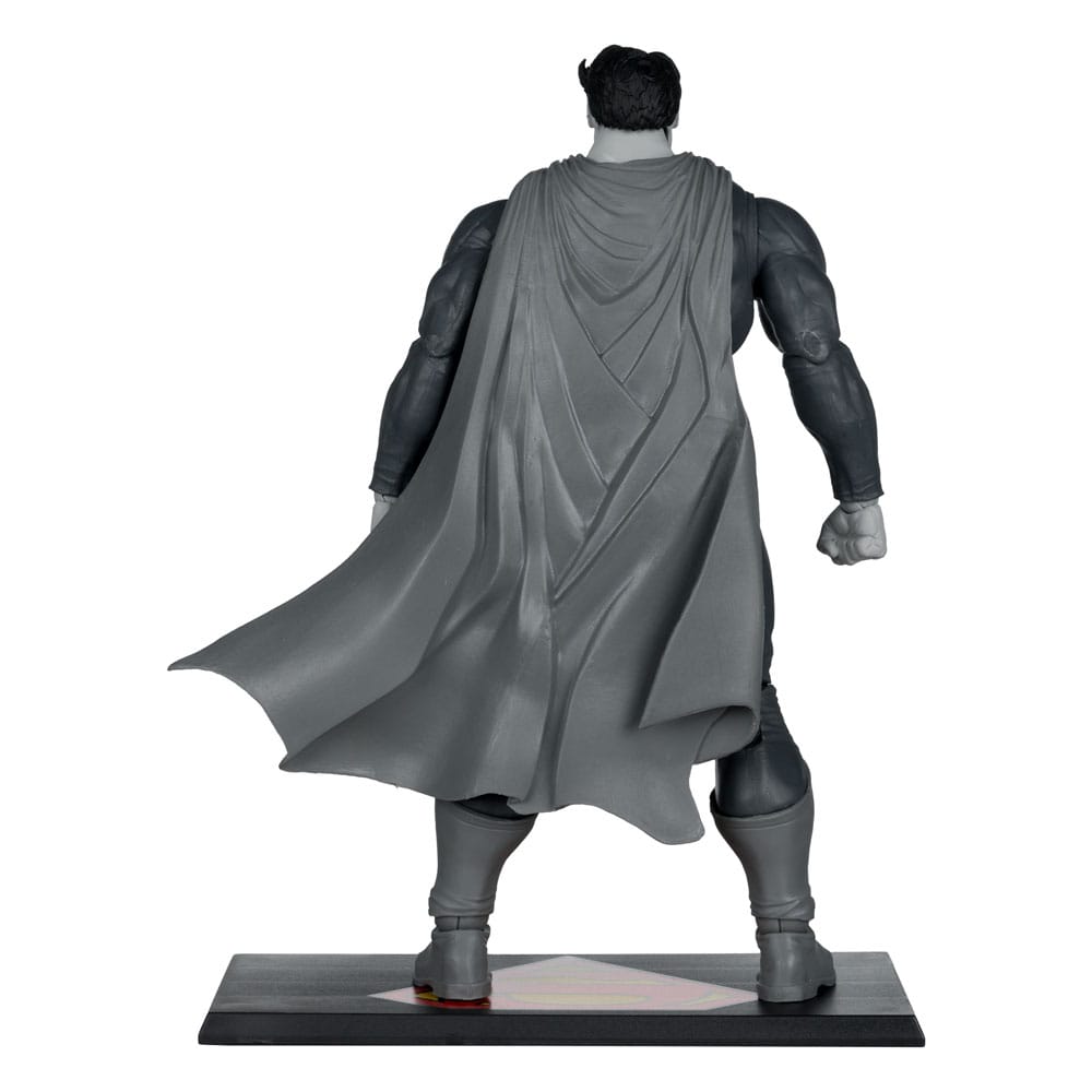 DC Multiverse Actionfigur Superman (The Dark Knight Returns) (Black & White Accent Edition) (Gold Label) 18 cm - Versand: 7 Tage nach Bestellung