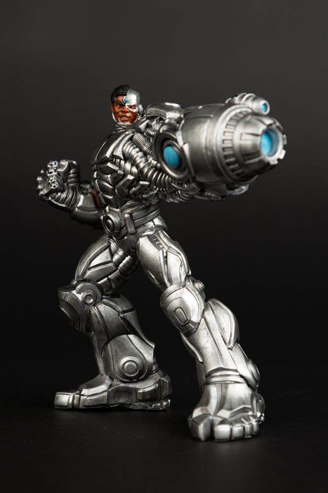 DC Direct Collector Vinyl Statue Cyborg 12 cm  - Versand: 7 Tage nach Bestellung