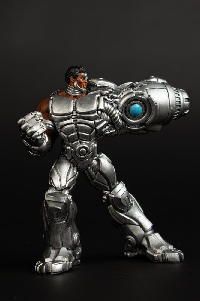 DC Direct Collector Vinyl Statue Cyborg 12 cm  - Versand: 7 Tage nach Bestellung