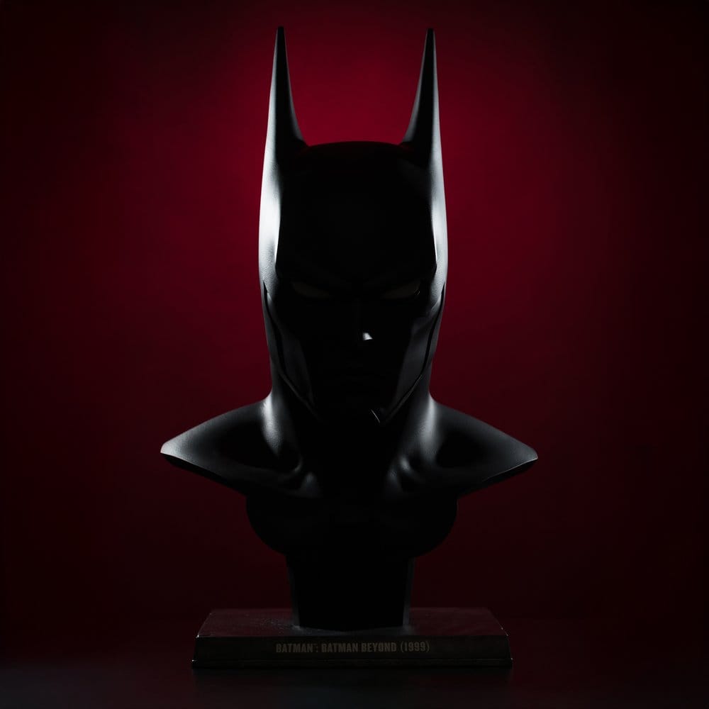 Batman DC Direct Replik 1/1 Batman Beyond Maske 58 cm - Preorder - ETA: 25.03.2027