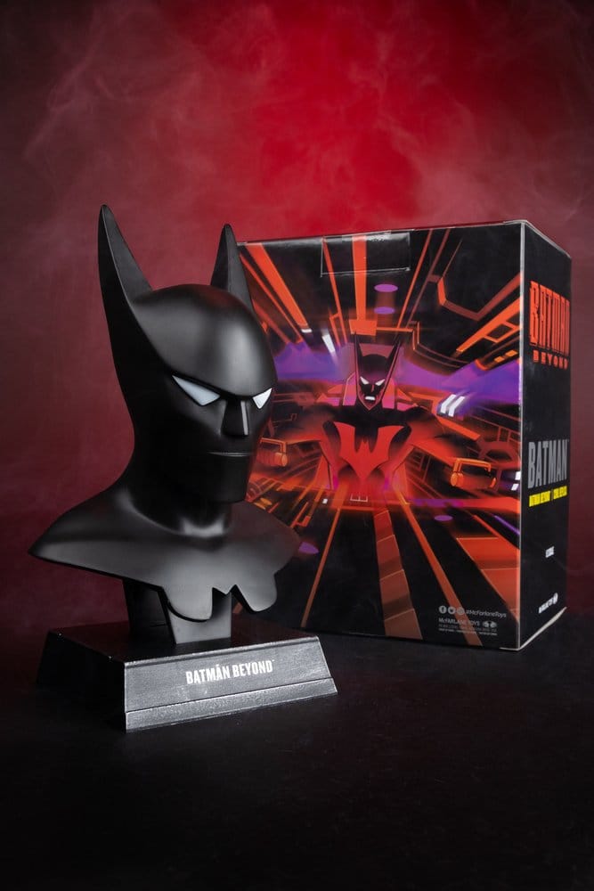 DC Direct Prop-Replik 1/3 Batman Cowl (Batman Beyond Animated) 18 cm&nbsp; - Preorder - ETA: 24.06.2026