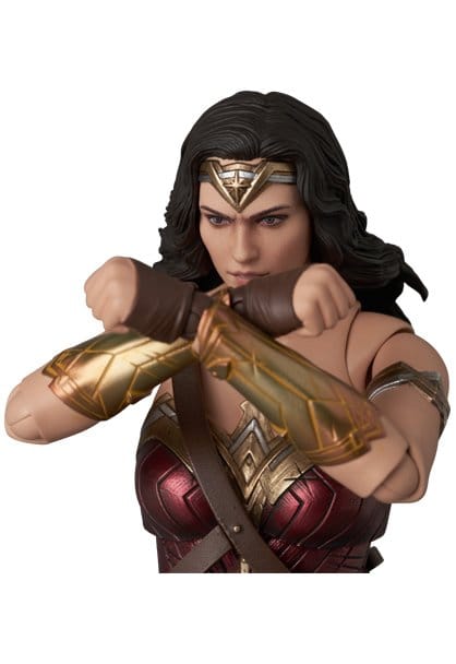 Wonder Woman MAFEX Actionfigur Wonder Woman Justice League Ver. 15 cm - Preorder - ETA: 25.12.2026