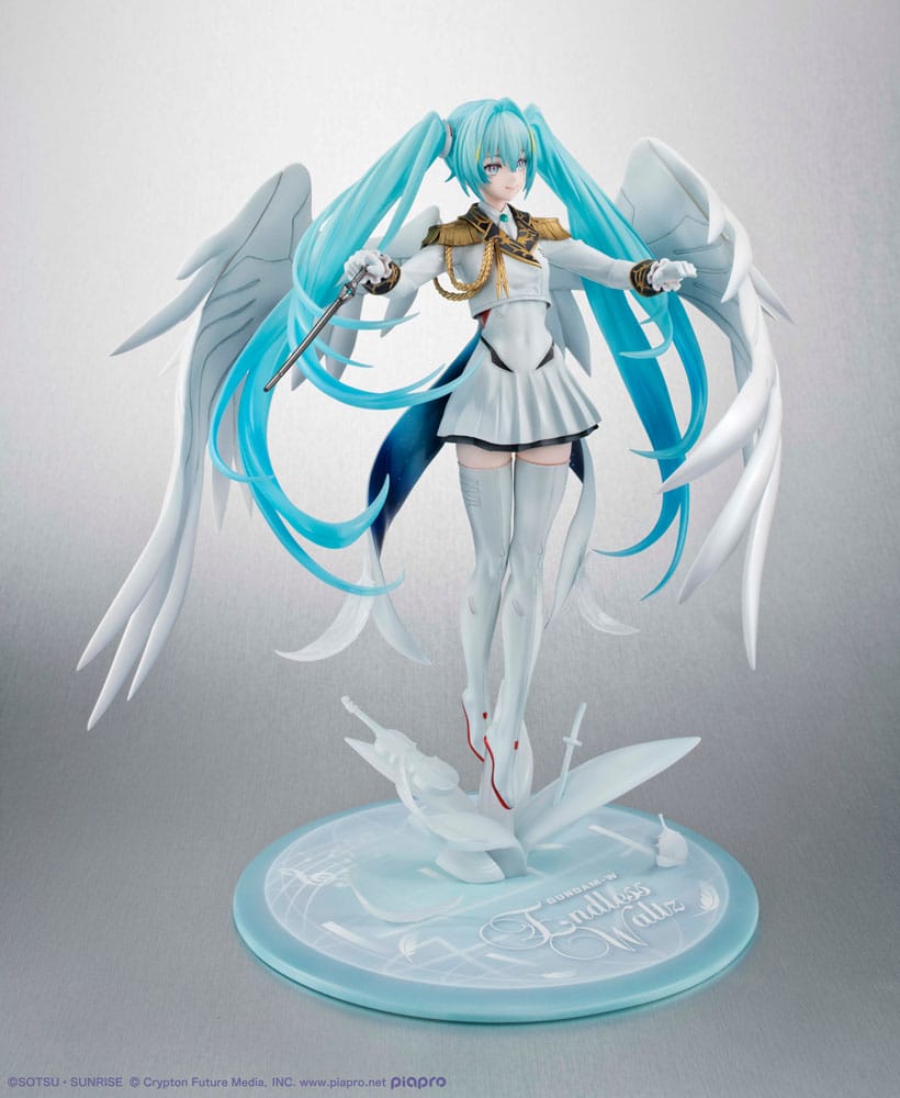 Mobile Suit Gundam x Hatsune Miku Lucrea PVC Statue Hatsune Miku x Wing Gundam Zero EW 45th Anniversary 27 cm         - Preorder - ETA: 12.09.2026